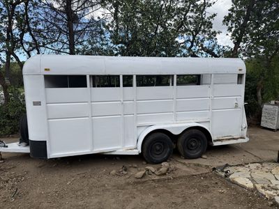 1982 4 Horse Slant Load Trailer w/ Front Tack Room