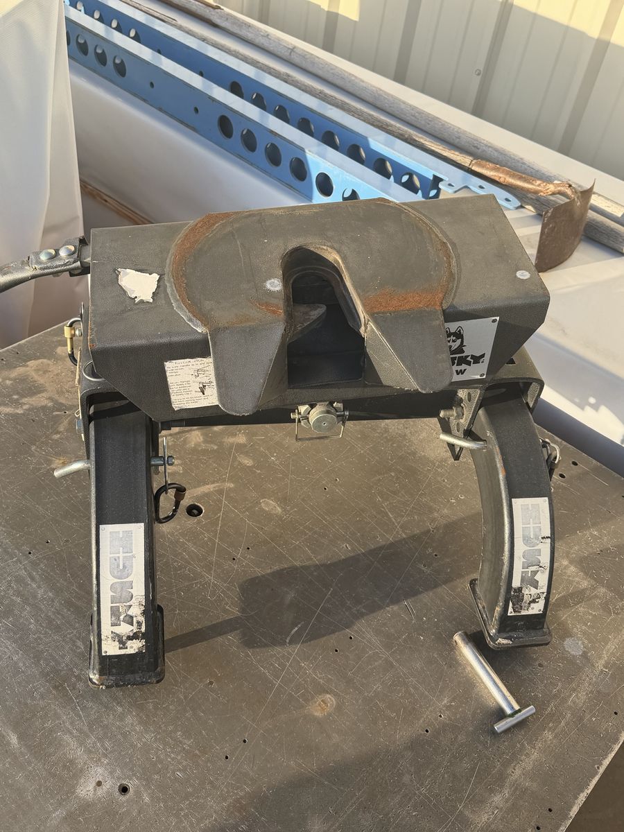 Husky 26k fifth wheel hitch