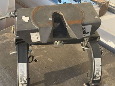 Husky 26k fifth wheel hitch