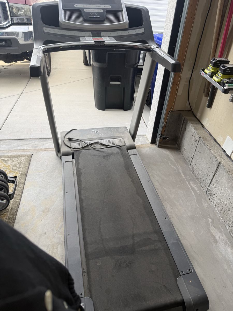 Golds Gym Treadmill