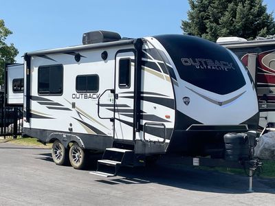 2022 KEYSTONE OUTBACK ULTRA-LITE 210URS