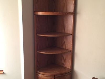 Oak Corner Shelf Unit with Cabinet and Built-in Lighting
