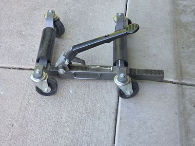 Automotive wheel dollies
