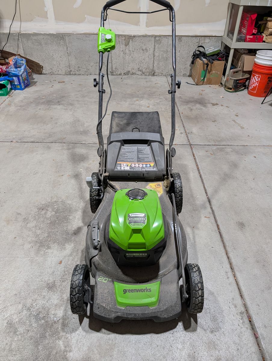 Greenworks 20" Cordless Electric Lawn Mower.  40V battery and charger included