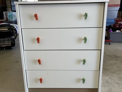 White 4-Drawer Dresser with Unique Flip-Flop Knobs - Great for Kids' Rooms