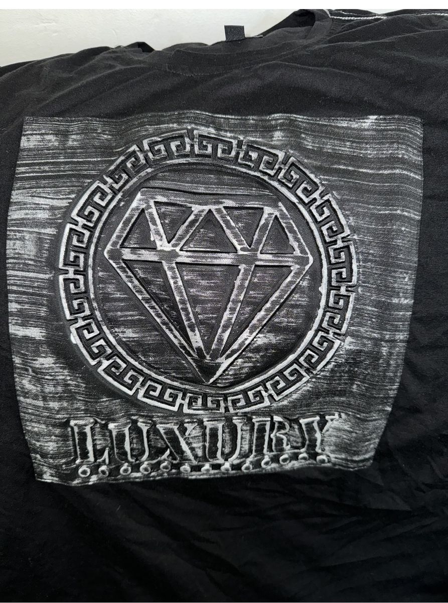Main image 3