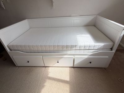 IKEA daybed king size frame, twin xl bed frame ( no mattress)