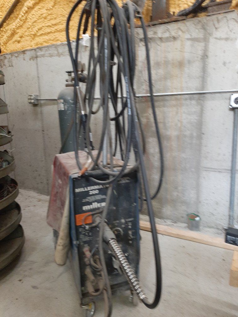 Miller 200 Amp MIG Welder
