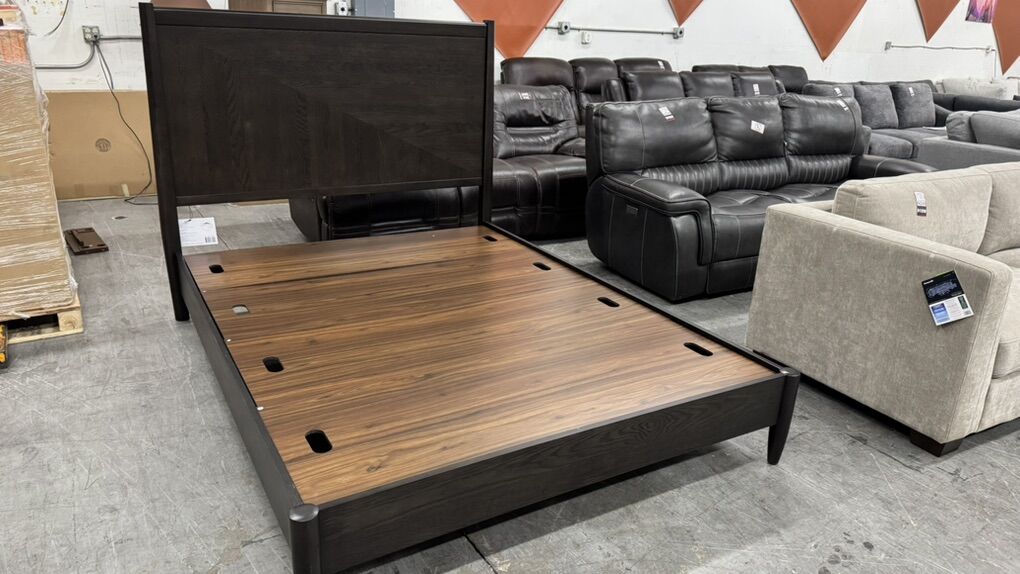 Bed Queen New No Mattress Wood