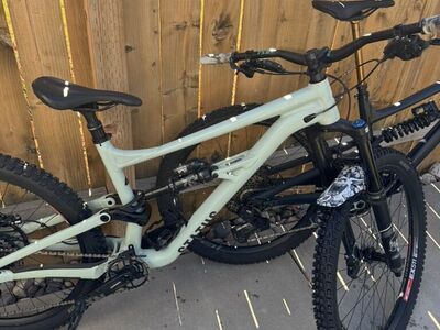 S4 Specialized Status 160