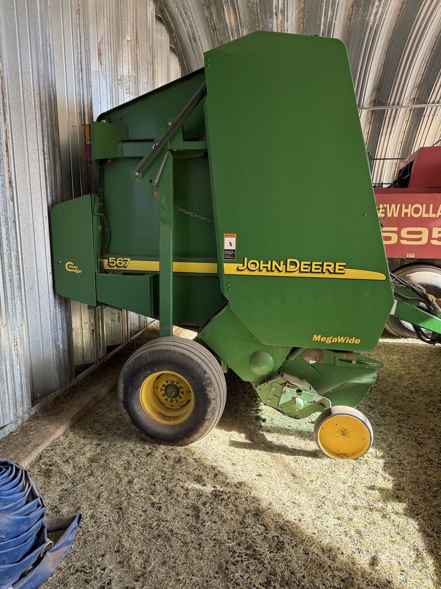 John Deere round baler