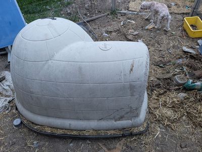Petmate dog igloo kennel