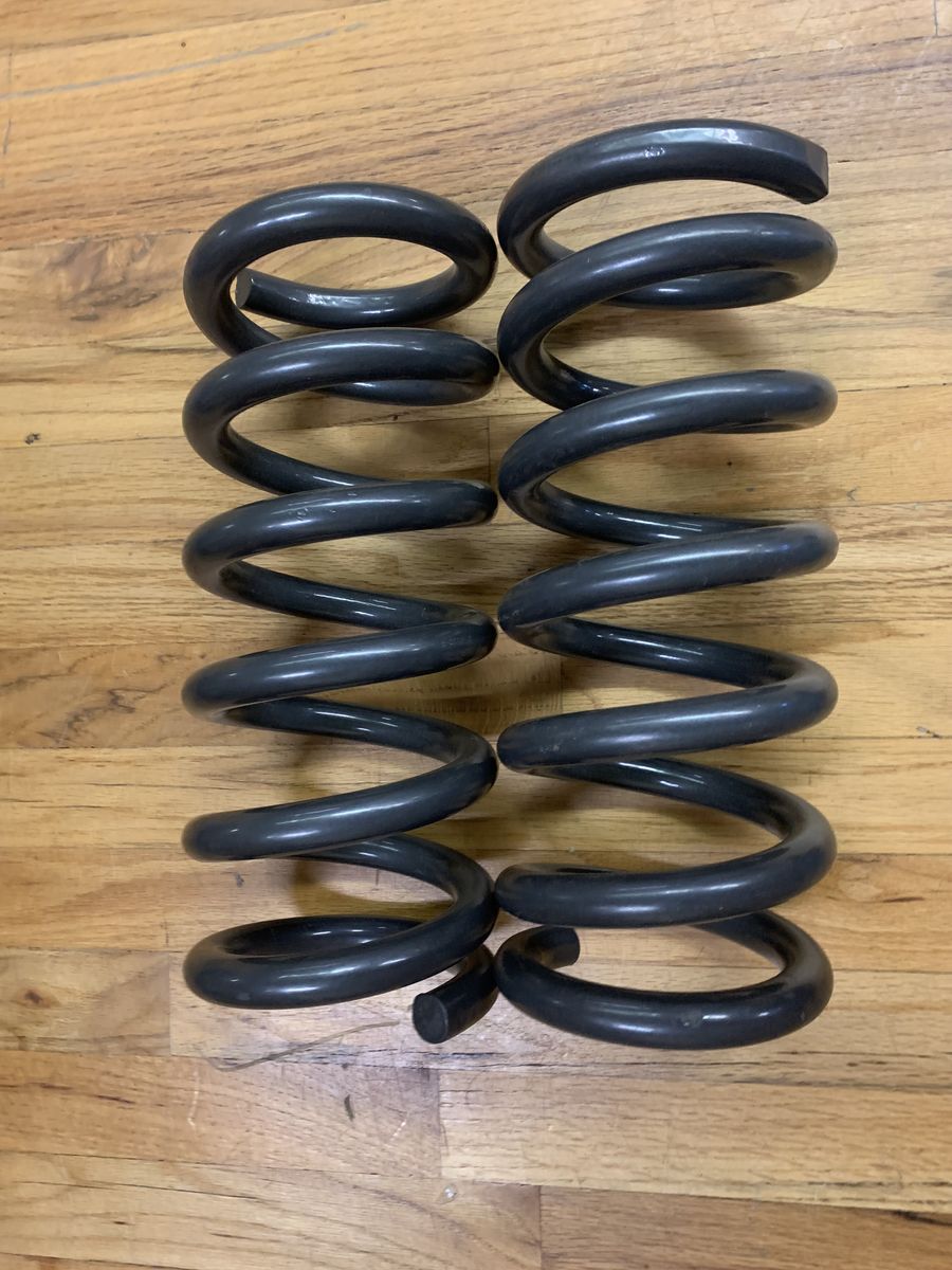 MaxTrac Suspension 753520-8 Coil Spring Fits 1997-04 Ford F-150 2WD F150 Max Trac 753520-8