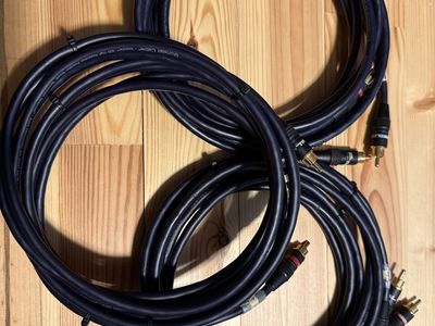 Monster Cable CD and Interlink 400 audio cables in great condition.