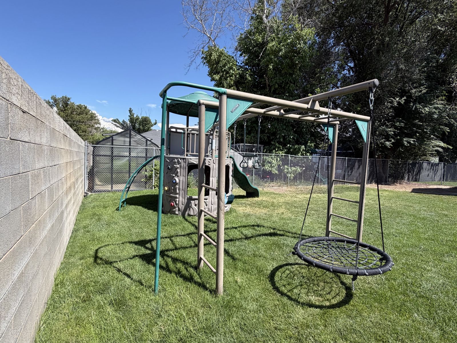Main image 6