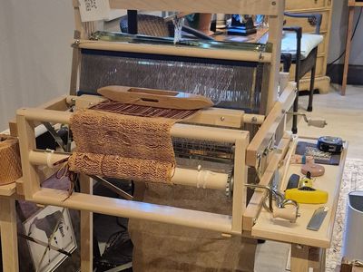 4 harness Leclerc loom/table 16"