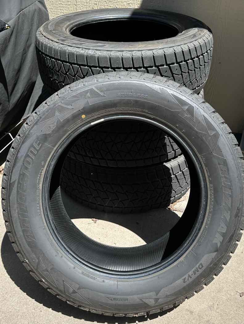 (4) Bridgestone Blizaks DM-V2 Studless