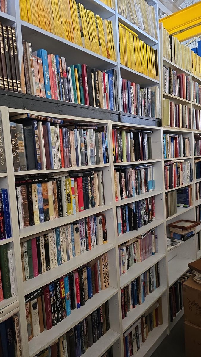 Eborn Books Gigantic $1 Book Sale / Hundreds of Thousands of Used Books!