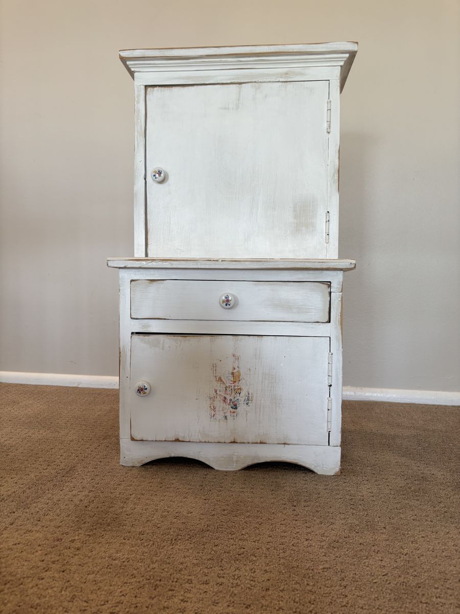 White wooden cabinet