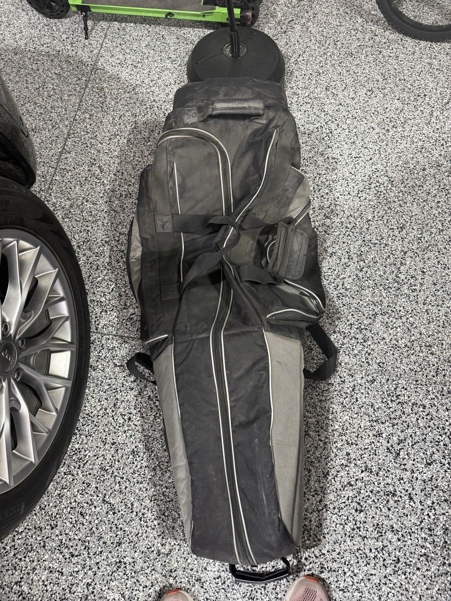 Black & Grey Soft-Sided Golf Club Travel Bag, Durable Protection for Your Clubs