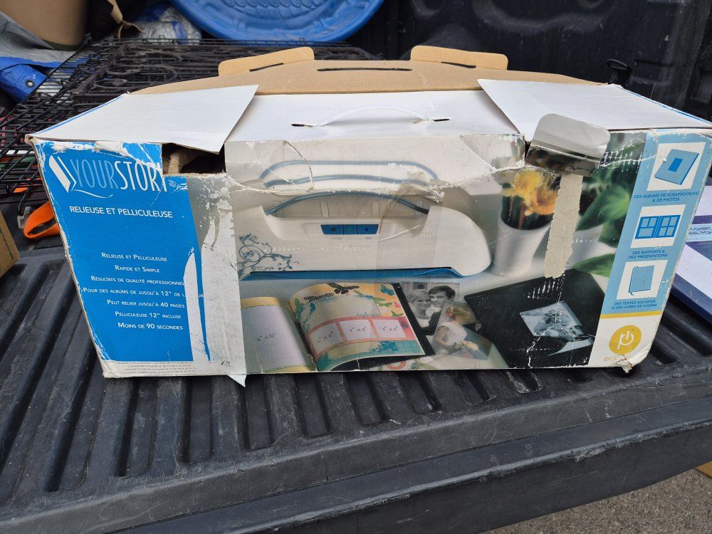 provo craft yourstory book binder and laminator Brand New (damage box)