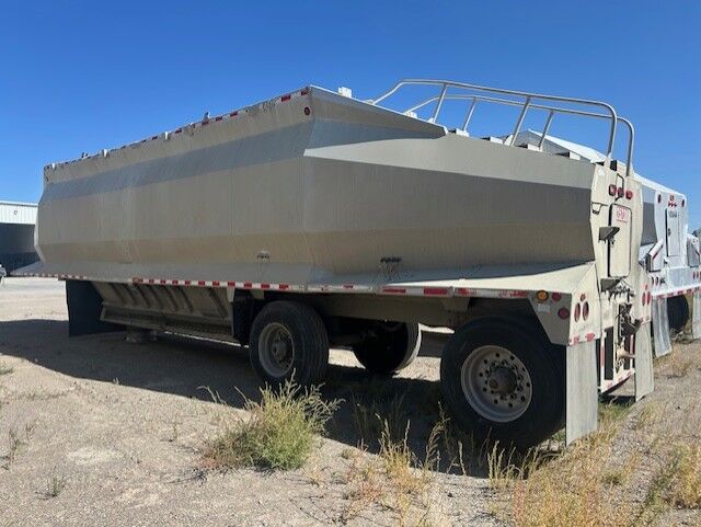 2005 Marquez Belly Dump trailer