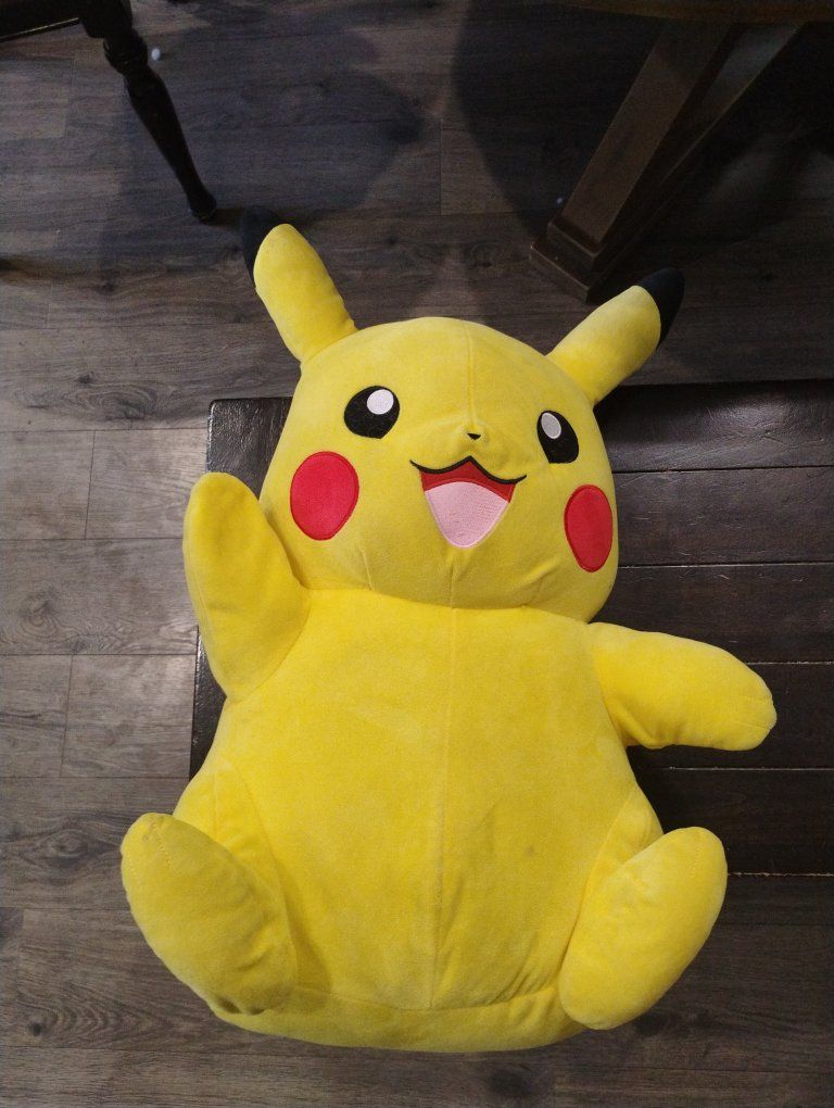 Large Pikachu Plush Toy - Adorable Pokémon Stuffed Animal, Great Condition