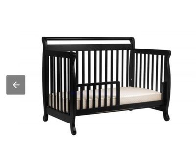 Crib/Toddler bed w mattress