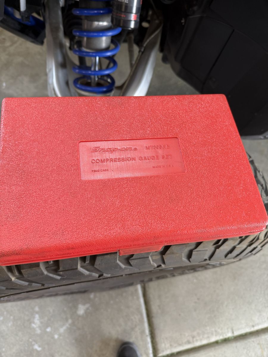 Snap-on MT308KB Compression Gauge Set with Carrying Case