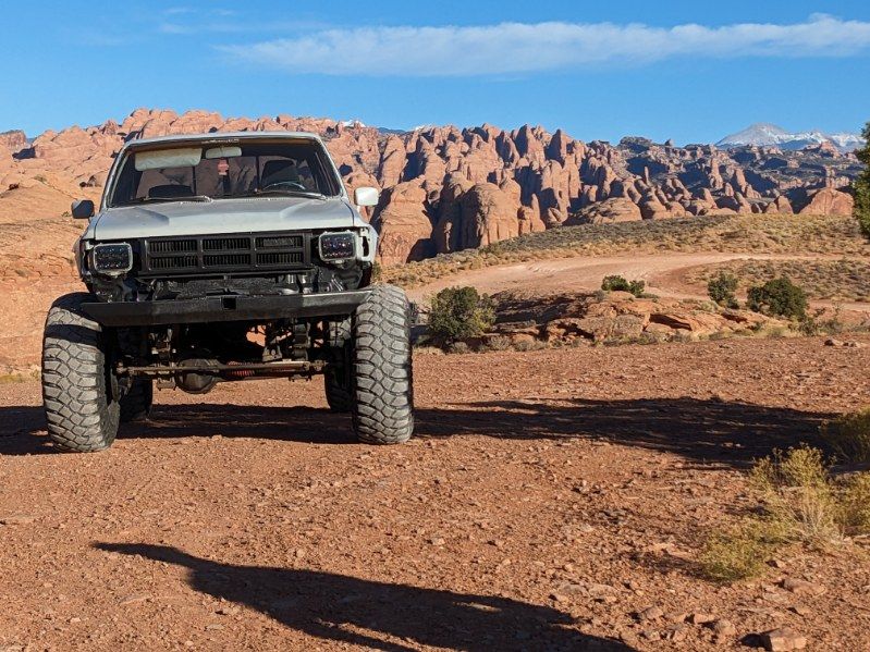 1985 Toyota Pickup Xtracab Rock Crawler project part out.