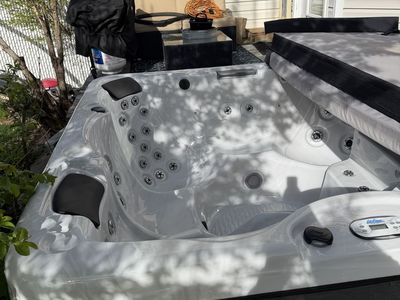 2024 Cal Spa Pacifica Plus PPZ-743L – Like New + Bluetooth + Extras