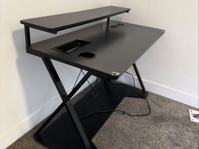 Gaming desk