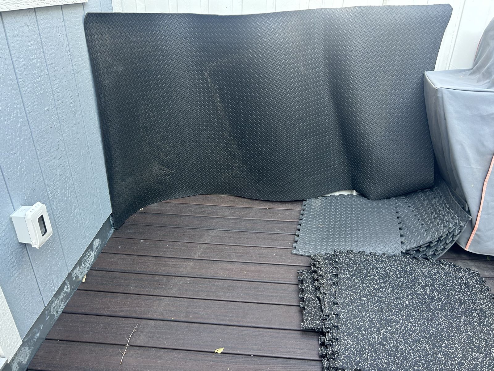 Main image 3