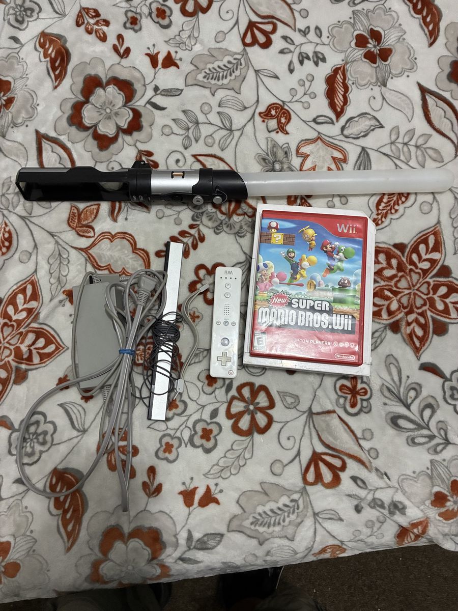Nintendo Wii Console w/ New Super Mario Bros Game - White, Good Condition