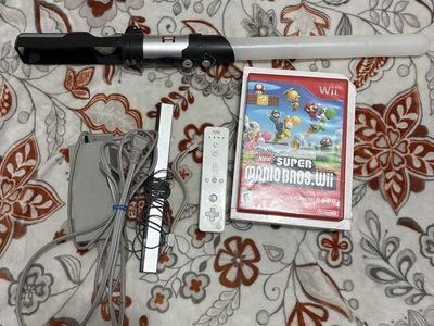 Nintendo Wii Console w/ New Super Mario Bros Game - White, Good Condition