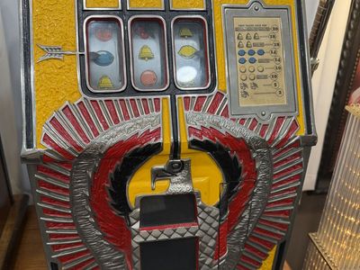 Authentic WORKING Mills 1930's "War Eagle" 25 Cent Slot Machine ~ (31 Pictures)