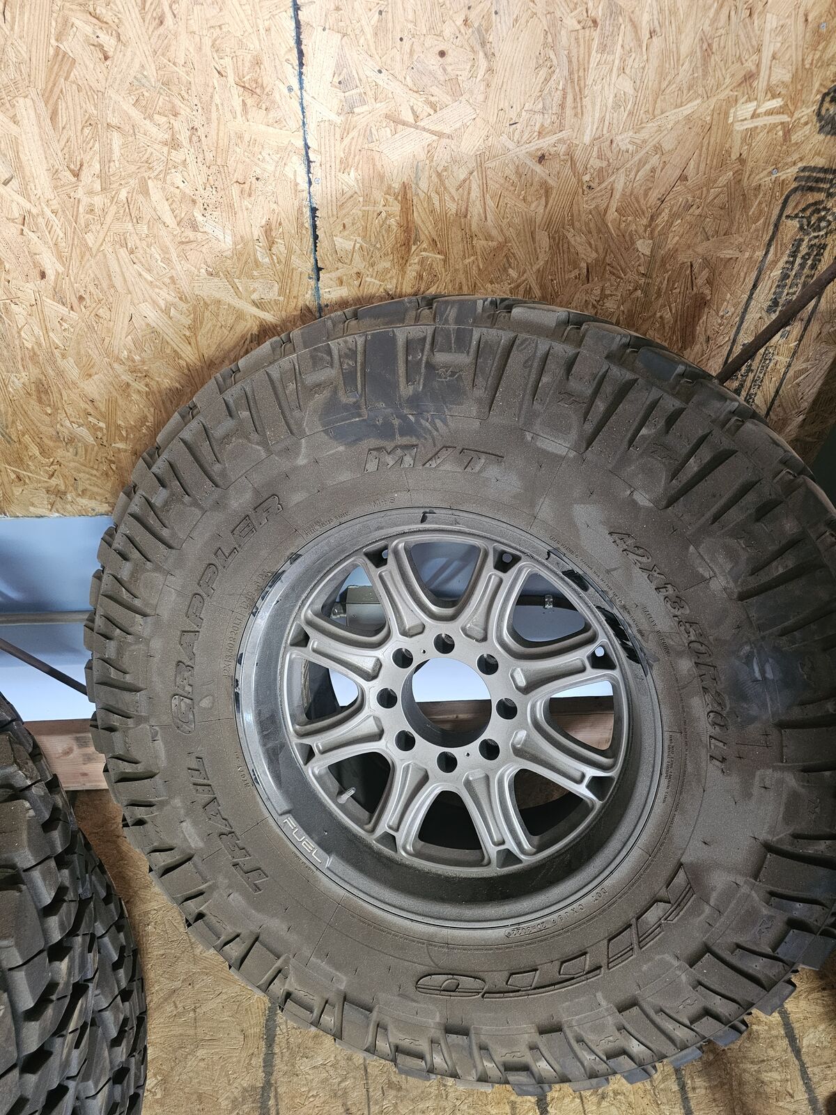 4 Tires and Wheels 42x13.50R20