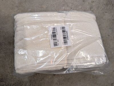 New 24" by 50" Hotel Cam Bath Towels 3 Pack