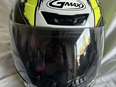 GMAX FF-88 X-Star Medium Motorcycle Helmet