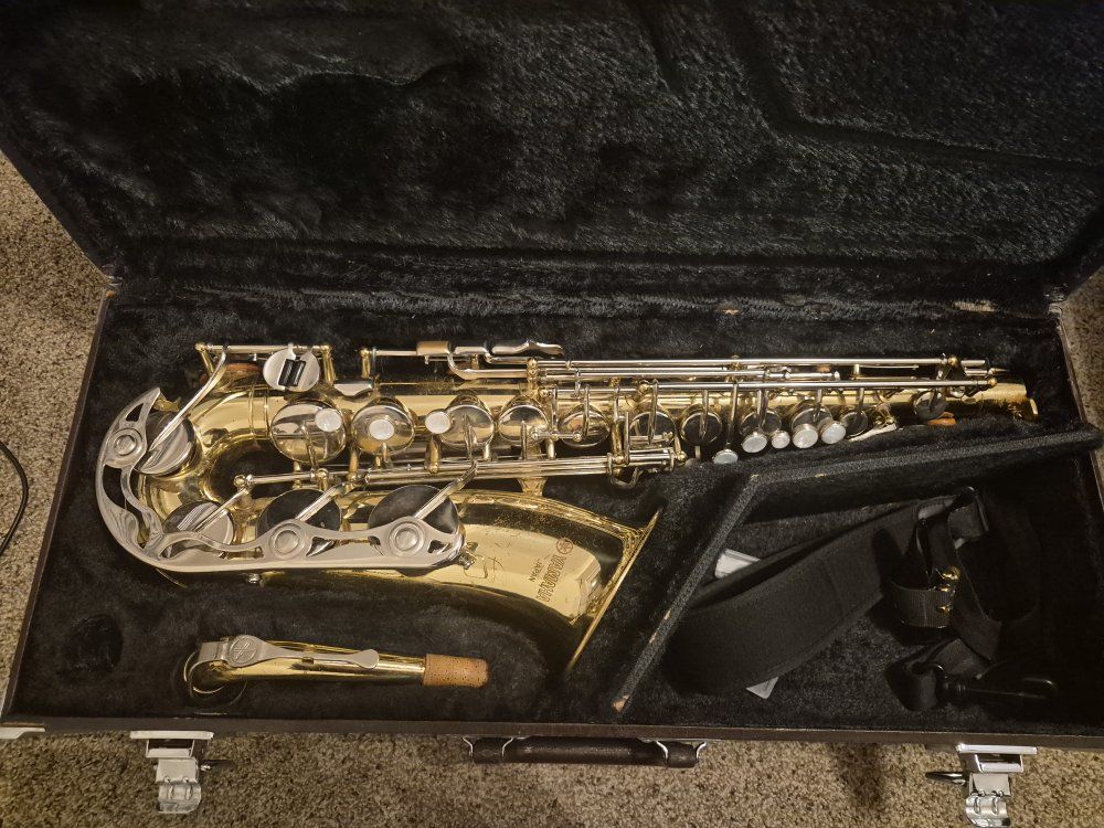 Yamaha Alto Sax Saxophone with Warranty