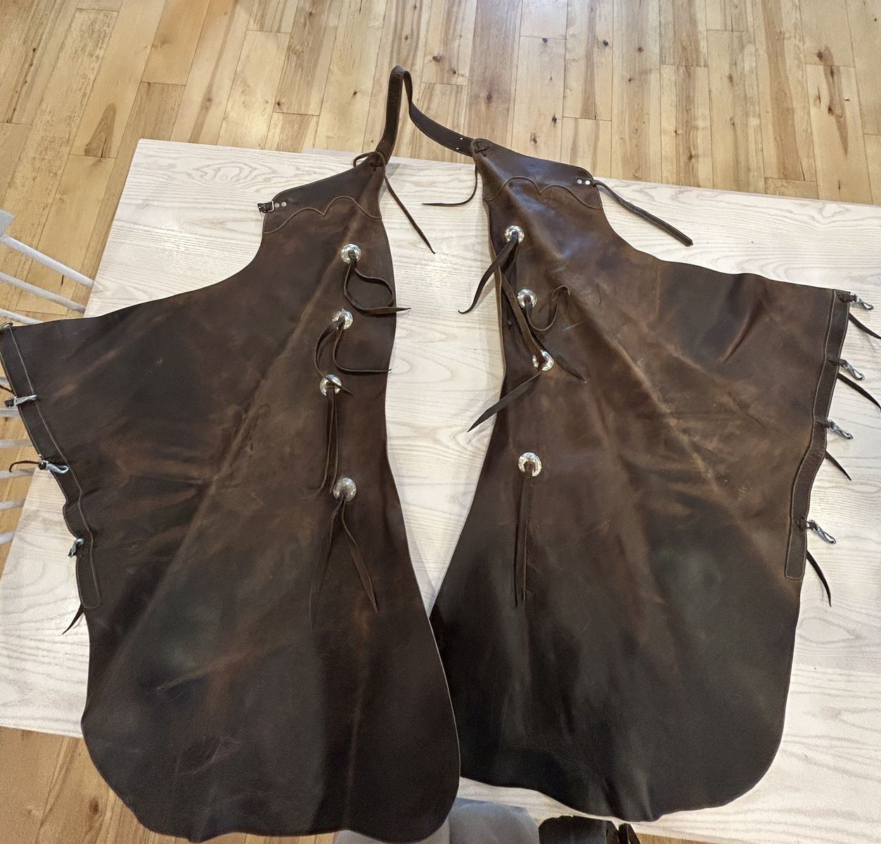 Men’s Genuine Leather Batwing Chaps  XL genuine