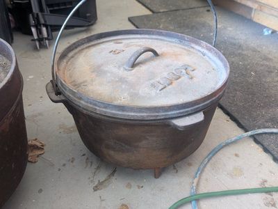 Lodge Cast Iron Dutch Oven - Size 12 - Camping Cookware with Lid & Bail Handle