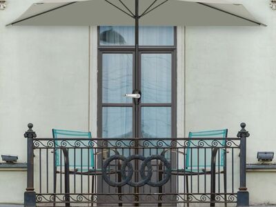 Half patio umbrella, 9 feet