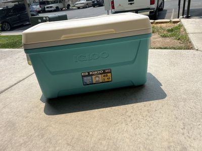 Igloo Latitude 48-Quart Cooler - Teal/White, Holds 76 Cans, Eco-friendly THERMECOOL Insulation