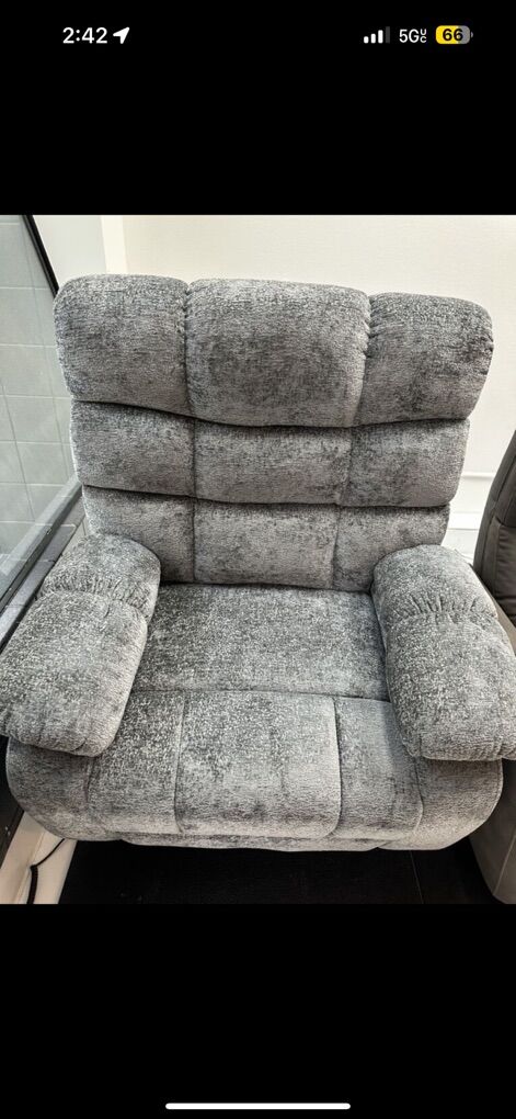 Extra Comfy Infinite Position Lift Chair