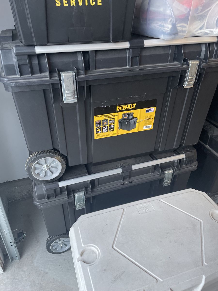 Dewalt Rolling Bin