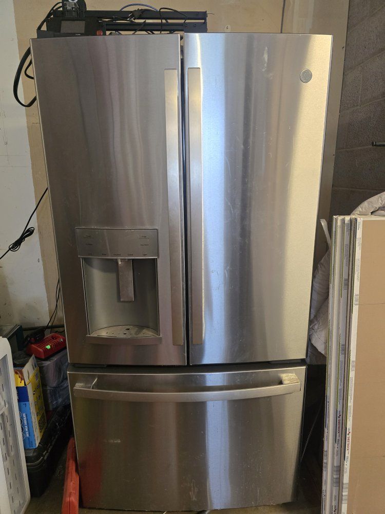 GE French Door Refrigerator with Bottom Freezer & Ice/Water Dispenser - Stainless Steel