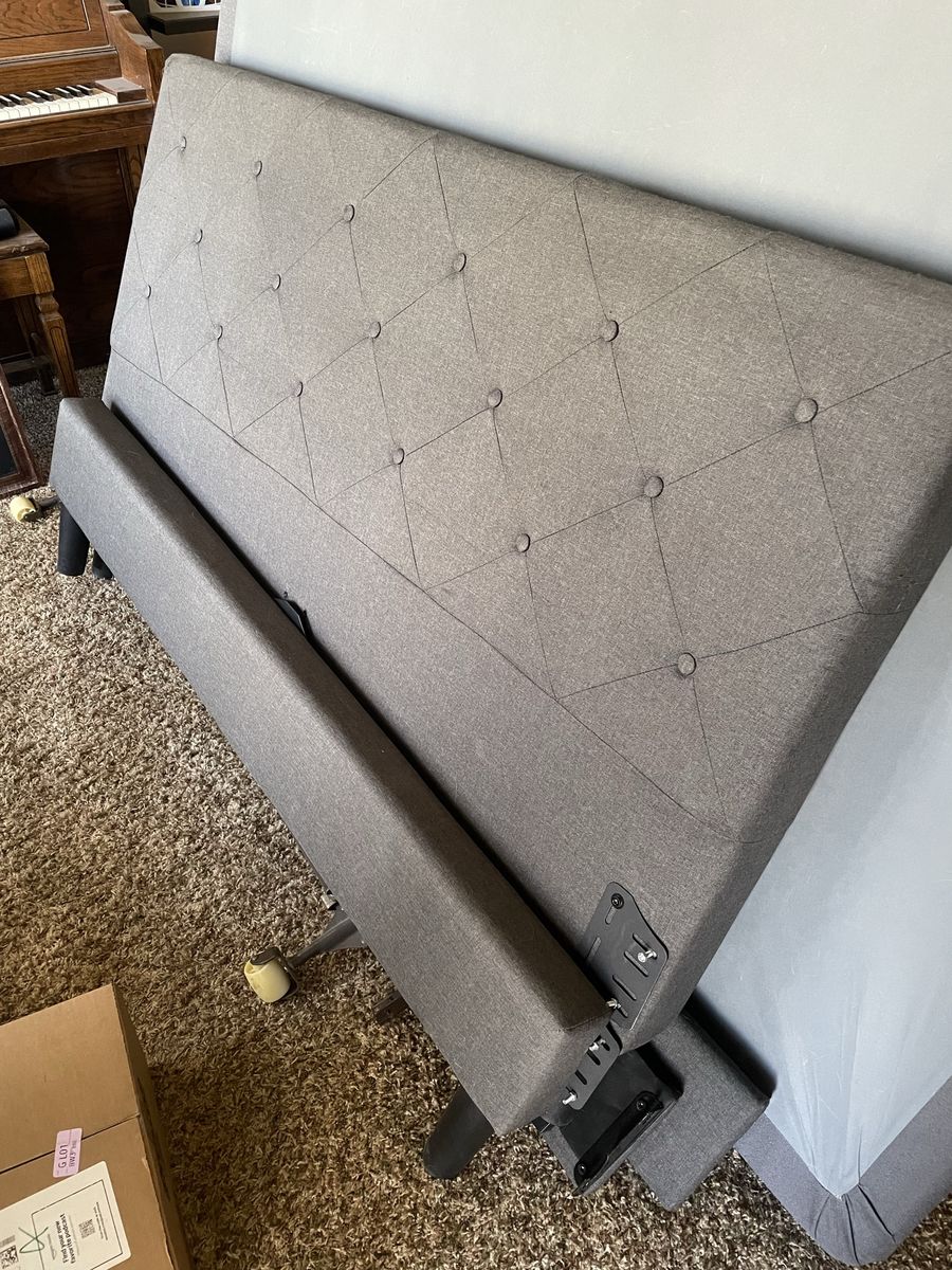 Upolstered Bed, Queen, Gray