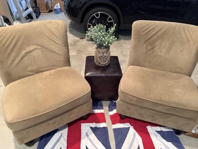 Chairs / leather look ottoman