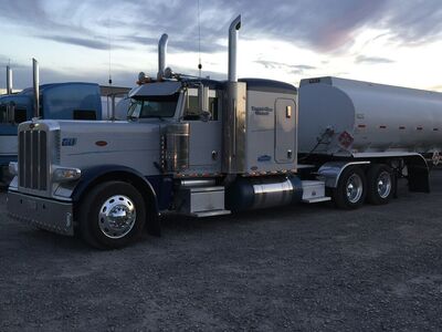 2010 389 Peterbilt Flat Top